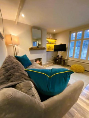 Cosy coastal hideaway in the heart of Aldeburgh, free parking & easy stroll to beach & town